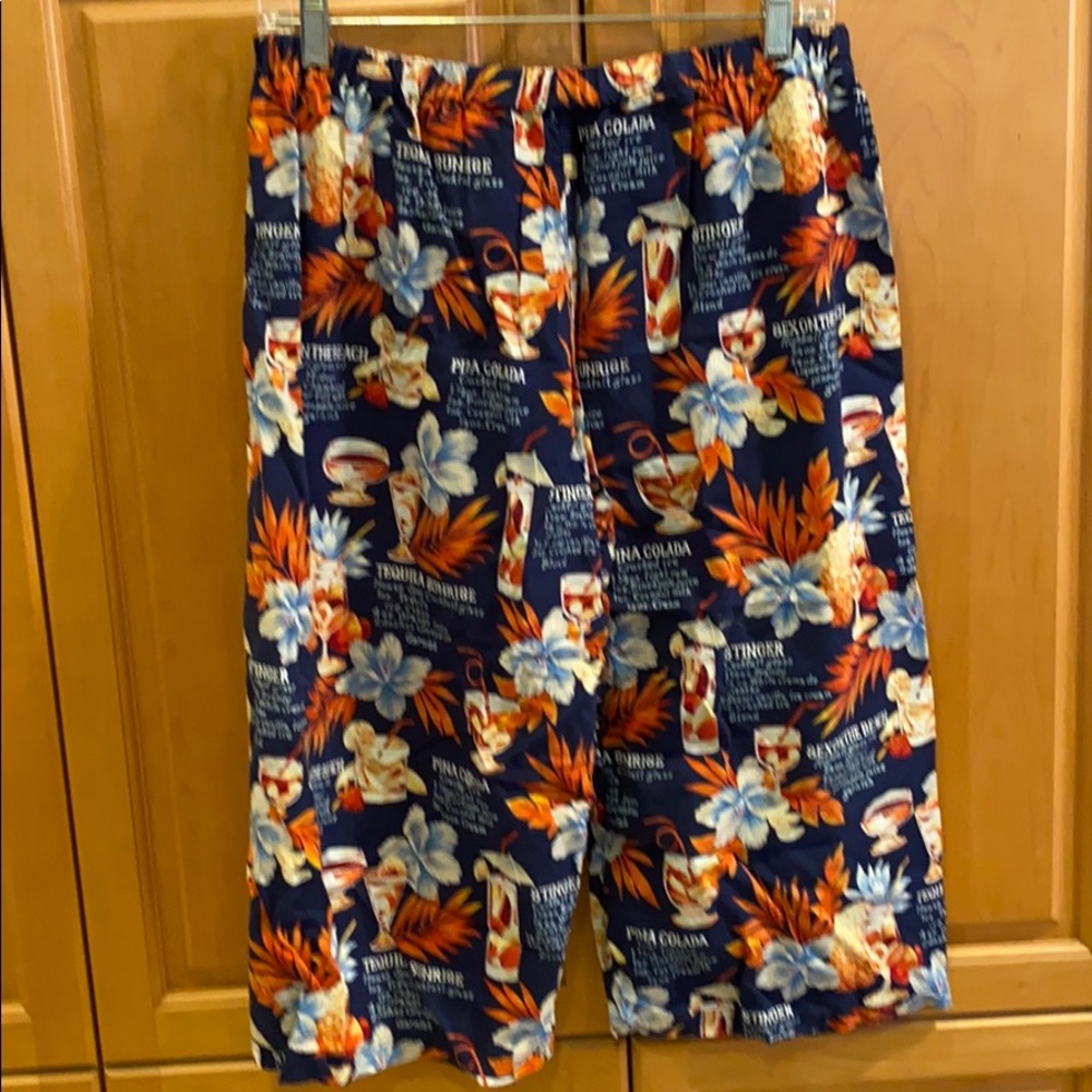 Long shorts size L mixed drink theme